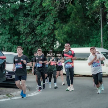 Runner Photo 3885767