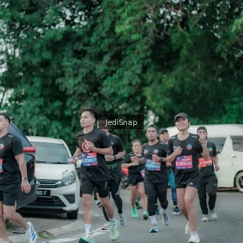 Runner Photo 3885880