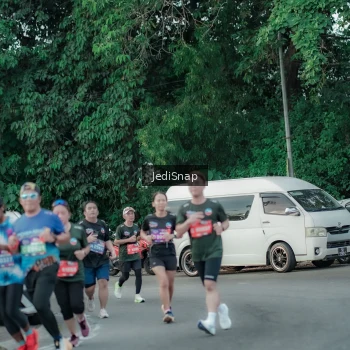 Runner Photo 3886345