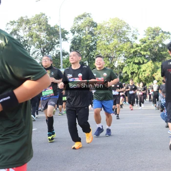 Runner Photo 3886350