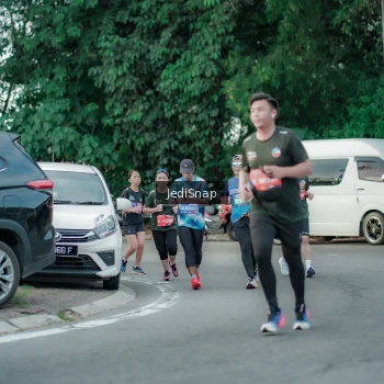 Runner Photo 3886363