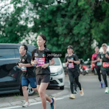Runner Photo 3886471