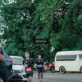 Runner Photo 3886570
