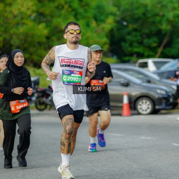 Runner Photo 3886585