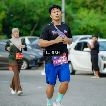 Runner Photo 3886593