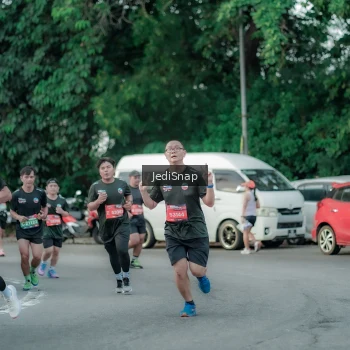 Runner Photo 3886790
