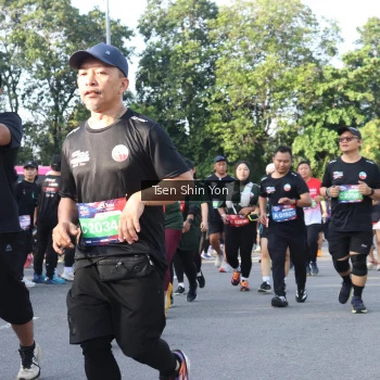 Runner Photo 3886865