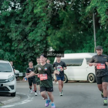 Runner Photo 3886879