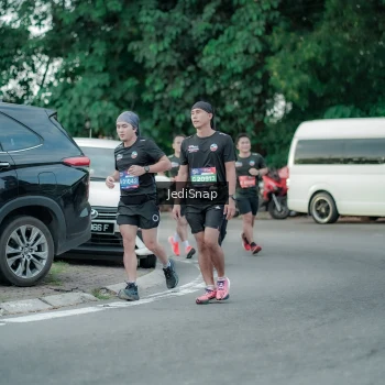 Runner Photo 3887024