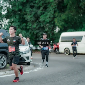 Runner Photo 3887114