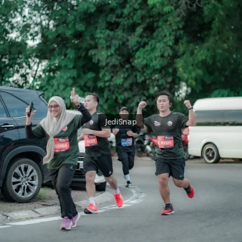 Runner Photo 3887117