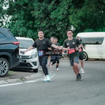 Runner Photo 3887173