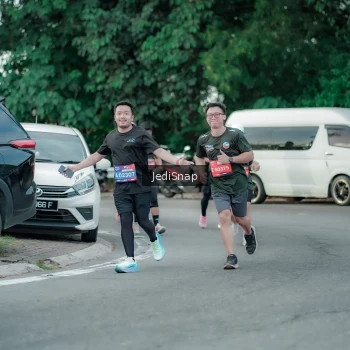 Runner Photo 3887181