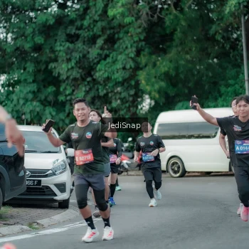Runner Photo 3887259