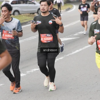 Runner Photo 3887273