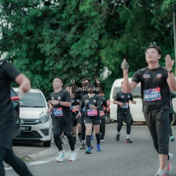 Runner Photo 3887276