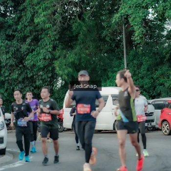 Runner Photo 3887425