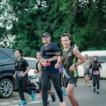 Runner Photo 3887441