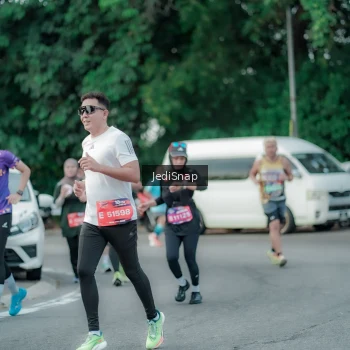 Runner Photo 3887455