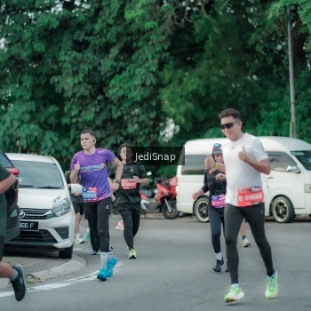 Runner Photo 3887472