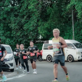 Runner Photo 3887533