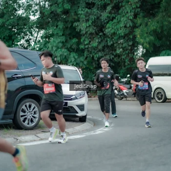 Runner Photo 3887534