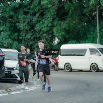 Runner Photo 3887564