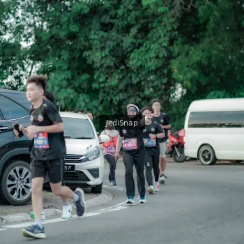 Runner Photo 3887587