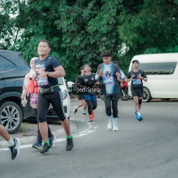 Runner Photo 3887606