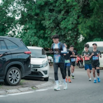 Runner Photo 3887623