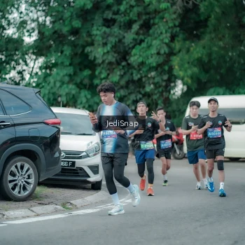 Runner Photo 3887634