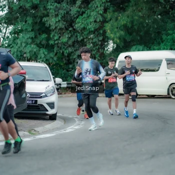 Runner Photo 3887643