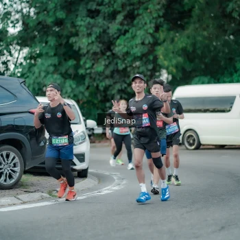 Runner Photo 3887649