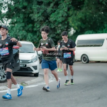 Runner Photo 3887667
