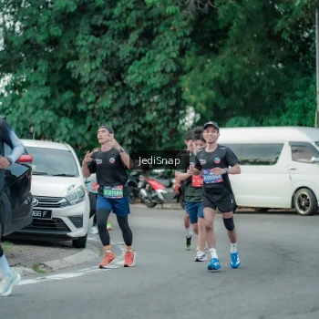 Runner Photo 3887686