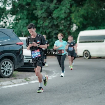 Runner Photo 3887699