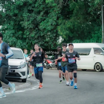 Runner Photo 3887722