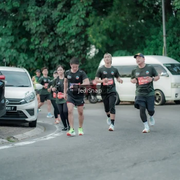 Runner Photo 3887745