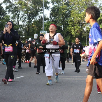 Runner Photo 3887756