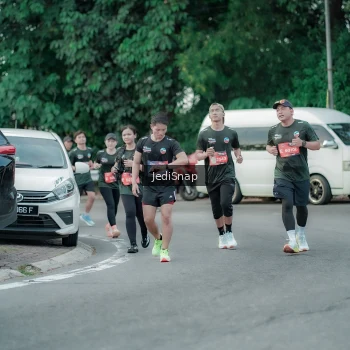 Runner Photo 3887766