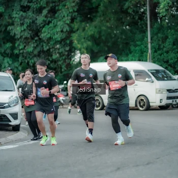 Runner Photo 3887786