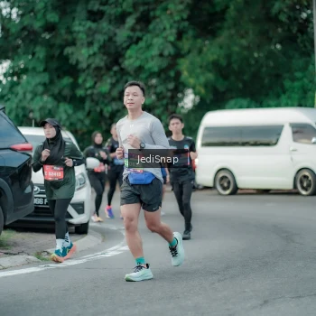 Runner Photo 3887877
