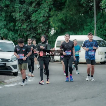 Runner Photo 3887978