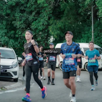 Runner Photo 3887979