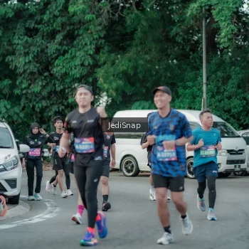 Runner Photo 3887992