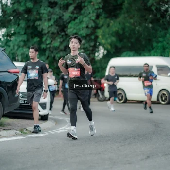 Runner Photo 3888143