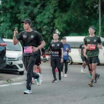 Runner Photo 3888263