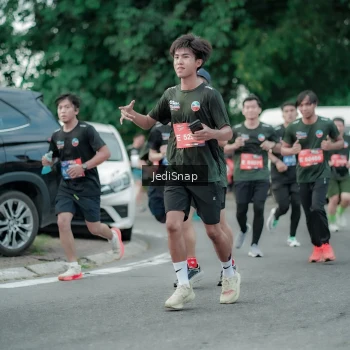 Runner Photo 3888310