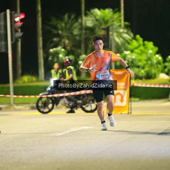 Runner Photo 3888376