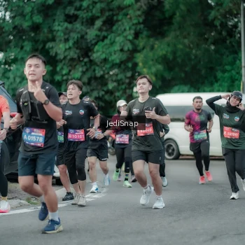 Runner Photo 3888477